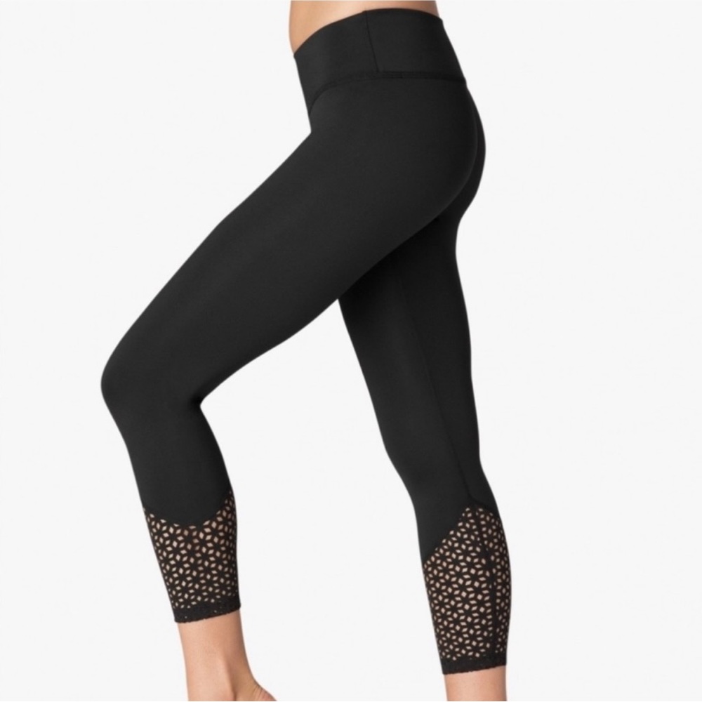Beyond Yoga Limited Edition Laser Cut Leggings sz XS